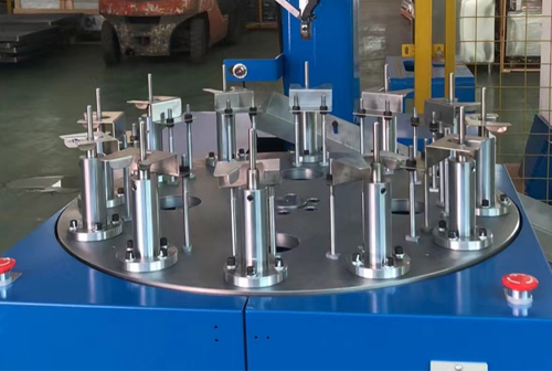 1688542547633451.jpg 2023-7-5 鉚釘機壓鉚的過程.jpg